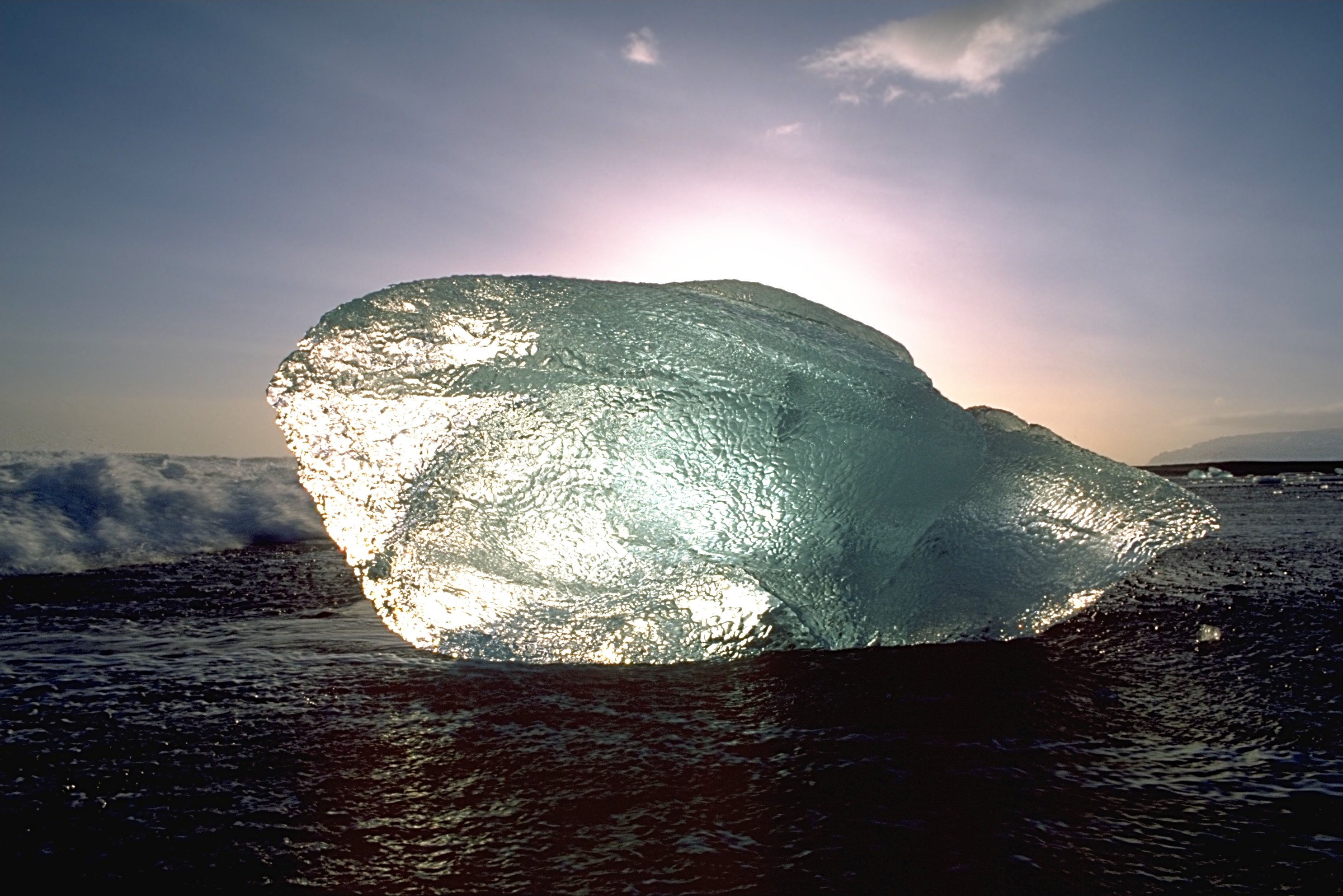 Ice block at beach near Jökullsarlon (Island) by Andreas Tille